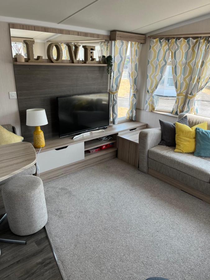 Beautiful Caravan In Trecco Bay! 74 Sycomore Бридженд Экстерьер фото