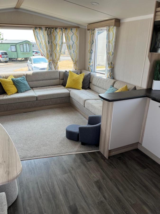 Beautiful Caravan In Trecco Bay! 74 Sycomore Бридженд Экстерьер фото